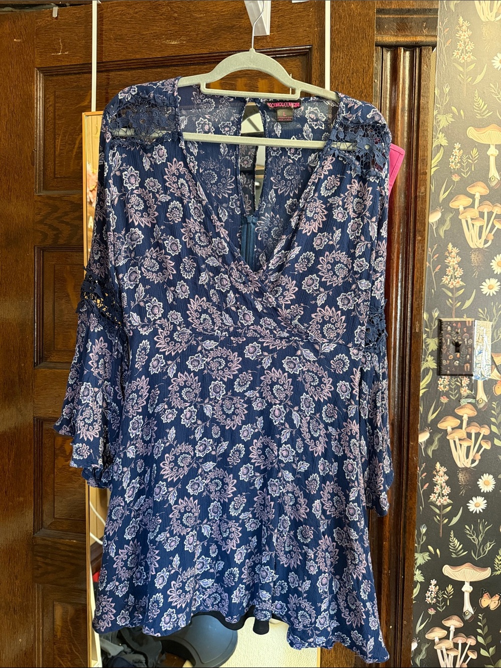 Rock and Roll Cowgirl Navy Tunic with Floral Print size large.